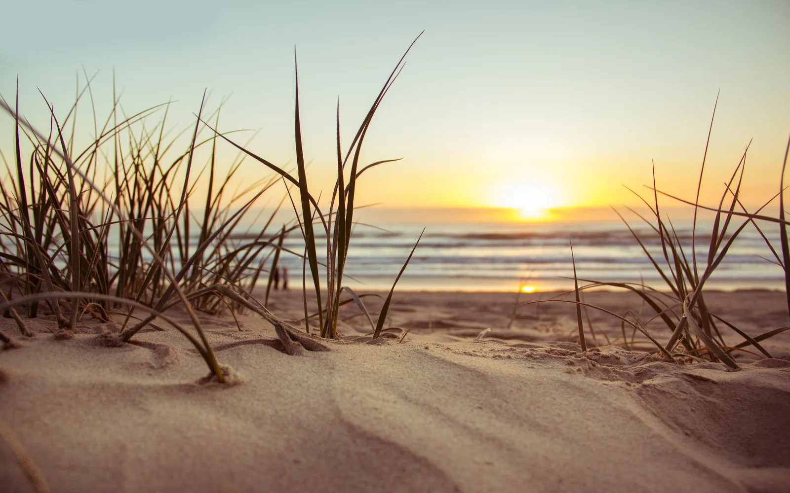 La plage au coucher du soleil